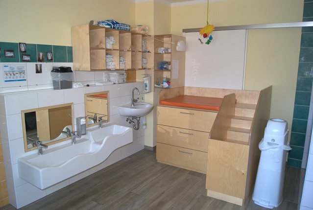 6 Badezimmer kleine Löwenburg.jpg