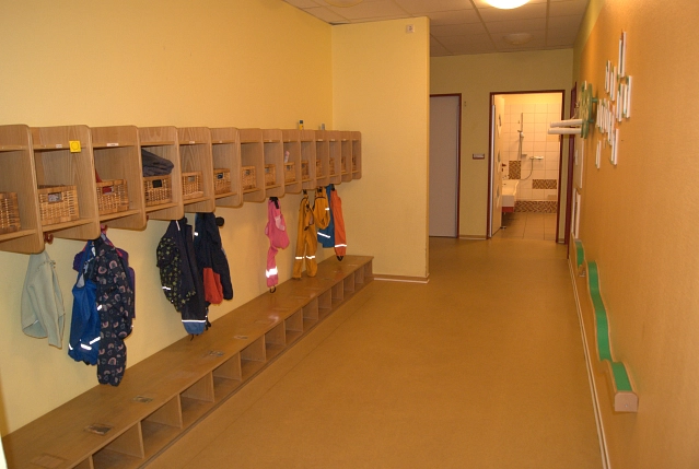 9 Garderobe Raupengruppe.jpg