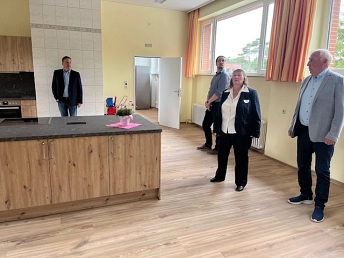 Alte schule Eröffnung Begehung.jpg