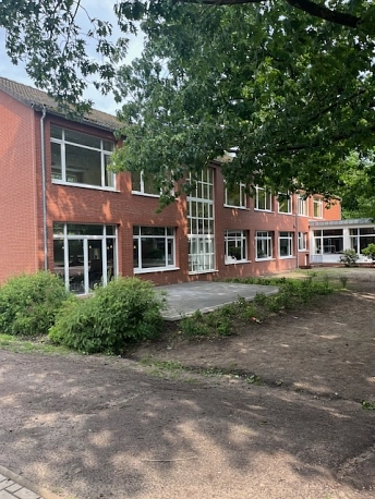 Alte Schule Lau außen.jpg