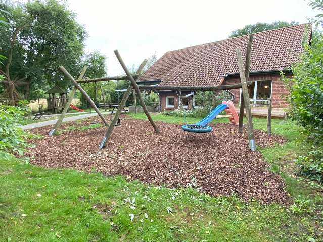 Außenanlage 3.jpg