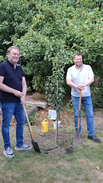 Baumpflanzchallenge hochkant.jpg