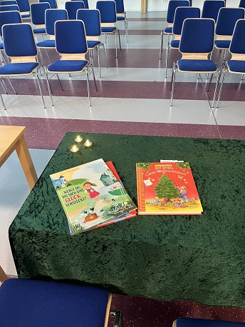 Bücher II Vorlesetag GS Lau.jpg