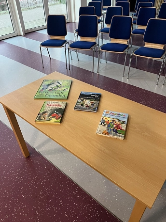 Bücher Vorlesetag GS Lau.jpg