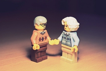 Lego Figuren Älteres Pärchen&nbsp;&copy;&nbsp;pixabay.com