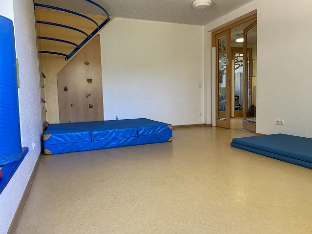 Turnhalle 2.jpg