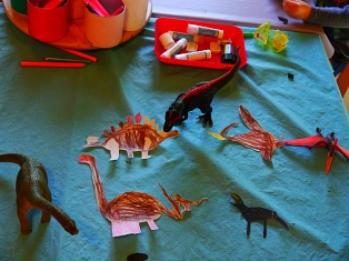 Wir basteln Dinosaurier Wir basteln Dinosaurier © Samtgemeinde Fintel